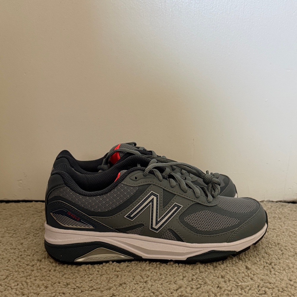 NWOT New Balance 1540v3 women’s
